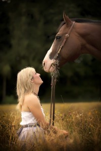 Fotoshooting, Shooting, Shooting München, Fotoshooting München, München Fotograf, München Fotostudio, Fotografin München, Portraitshooting, Portrait Frau, Fotos Frau, Beautyfoto, Beautyshot, Beautyshooting, Frau Lachend, Portraitfotos Frau, Influencer München, Shooting Influencer, Sedcardfotos, Sedcardshooting, Fotos Sedcard, Sedcard München, Model München, Modelfotos, Frau München, Melissa Bungartz, Fotografie Erleben, Fotograf Schwabing, Fotostudio Schwabing, Fotoshooting Schwabing, Fotograf Bayern, Shooting Bayern