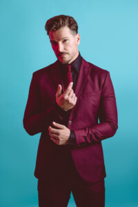 Professionelles Männer Fotoshooting in München – ausdrucksstarkes Männerportrait für Sedcard, Dating oder persönliche Erinnerungen von Melissa Bungartz Fotografie