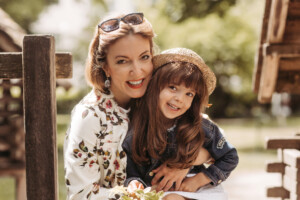 Professionelles Familien Fotoshooting in München – natürliche Familienportraits, Kinderfotos und Babybilder im Studio & Outdoor.